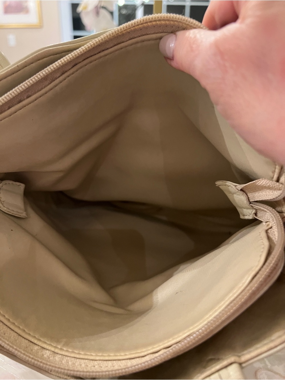 Jacqueline Ferrar Genuine Leather Ivory Shoulder Bag | Classic Purse - Picture 6 of 13